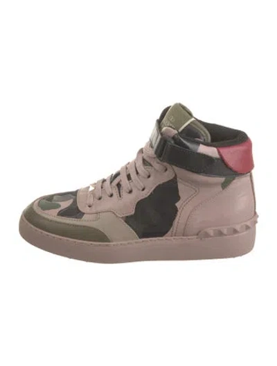 Pre-owned Valentino Garavani Rockstud Accents Leather Wedge Sneakers In Pink