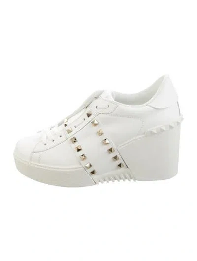 Pre-owned Valentino Garavani Rockstud Accents Leather Wedge Sneakers W/ Tags In White