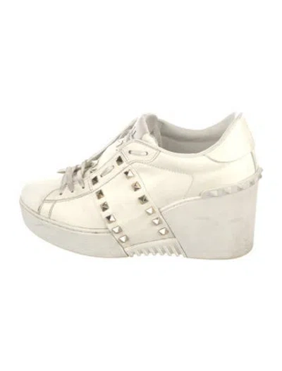 Pre-owned Valentino Garavani Rockstud Accents Leather Wedge Sneakers In White