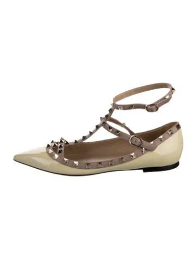 Pre-owned Valentino Garavani Rockstud Accents Patent Leather Ballet Flats In Neutral