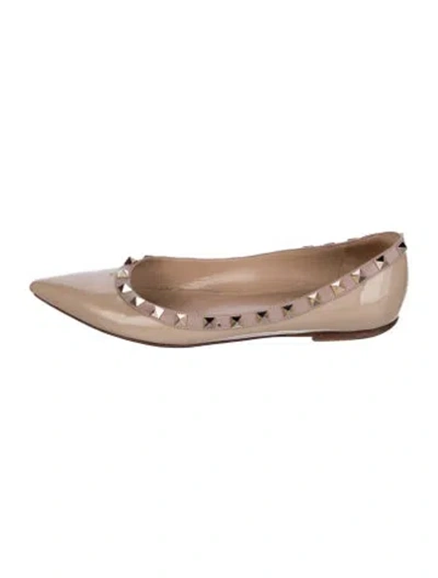 Pre-owned Valentino Garavani Rockstud Accents Patent Leather Ballet Flats In Neutral