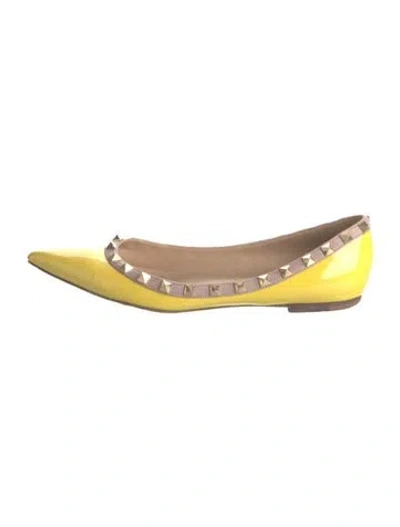 Pre-owned Valentino Garavani Rockstud Accents Patent Leather Ballet Flats In Yellow