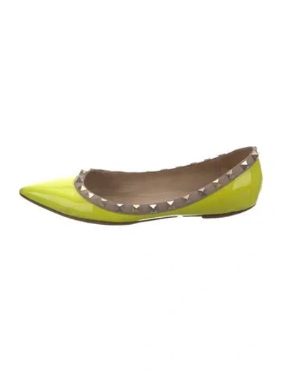 Pre-owned Valentino Garavani Rockstud Accents Patent Leather Ballet Flats In Yellow