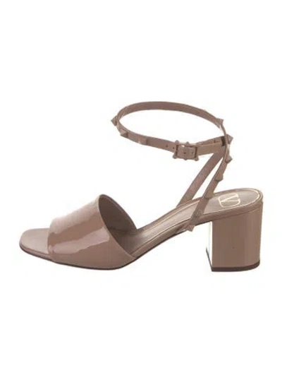 Pre-owned Valentino Garavani Rockstud Accents Patent Leather Boots In Neutrals