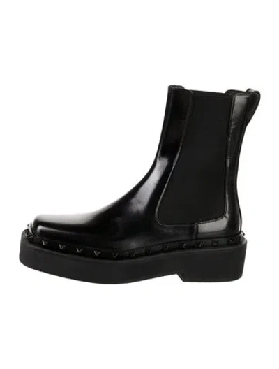 Pre-owned Valentino Garavani Rockstud Accents Patent Leather Chelsea Boots In Black