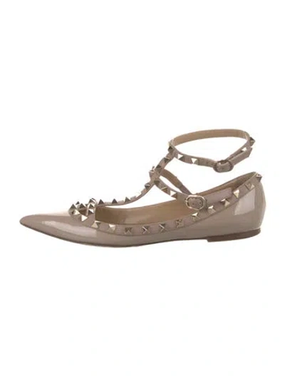Pre-owned Valentino Garavani Rockstud Accents Patent Leather Flats In Neutral
