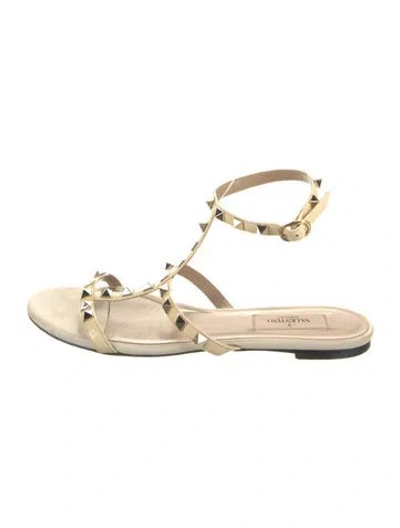 Pre-owned Valentino Garavani Rockstud Accents Patent Leather Flats In Neutral