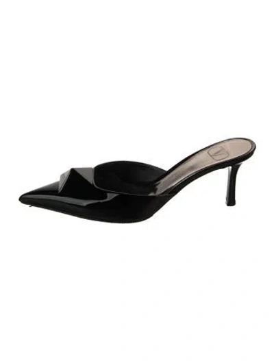 Pre-owned Valentino Garavani Rockstud Accents Patent Leather Mules In Black