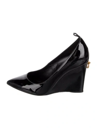 Pre-owned Valentino Garavani Rockstud Accents Patent Leather Pumps In Black
