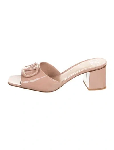 Pre-owned Valentino Garavani Rockstud Accents Patent Leather Slides W/ Tags In Neutrals