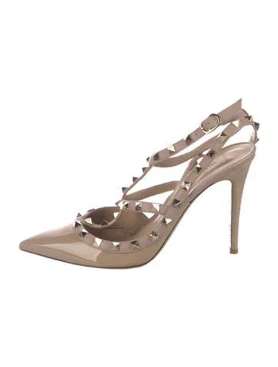 Pre-owned Valentino Garavani Rockstud Accents Patent Leather T-strap Pumps In Neutral