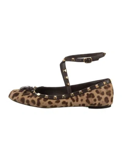 Pre-owned Valentino Garavani Rockstud Accents Ponyhair Flats In Neutral