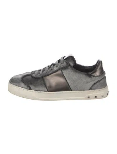 Pre-owned Valentino Garavani Rockstud Accents Ponyhair Sneakers In Gray