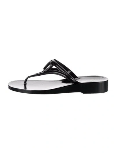 Pre-owned Valentino Garavani Rockstud Accents Rubber Flip Flops In Black