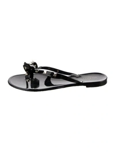 Pre-owned Valentino Garavani Rockstud Accents Rubber Flip Flops In Black