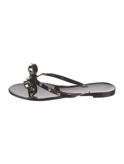 Pre-owned Valentino Garavani Rockstud Accents Rubber Flip Flops In Black