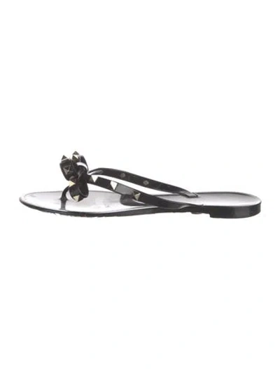 Pre-owned Valentino Garavani Rockstud Accents Rubber Flip Flops In Black
