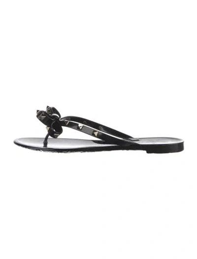 Pre-owned Valentino Garavani Rockstud Accents Rubber Flip Flops In Black