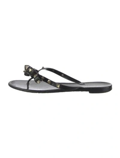 Pre-owned Valentino Garavani Rockstud Accents Rubber Flip Flops In Black
