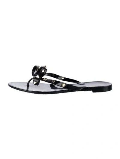 Pre-owned Valentino Garavani Rockstud Accents Rubber Flip Flops In Black