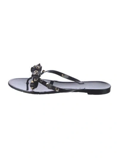 Pre-owned Valentino Garavani Rockstud Accents Rubber Flip Flops In Black