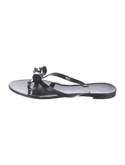 Pre-owned Valentino Garavani Rockstud Accents Rubber Flip Flops In Black