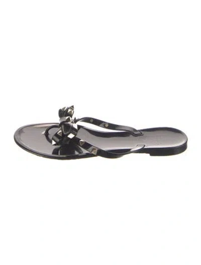 Pre-owned Valentino Garavani Rockstud Accents Rubber Flip Flops In Multi