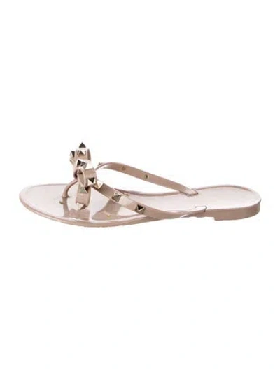 Pre-owned Valentino Garavani Rockstud Accents Rubber Flip Flops In Neutral
