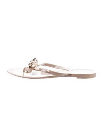 Pre-owned Valentino Garavani Rockstud Accents Rubber Flip Flops In Neutrals