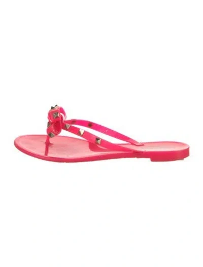 Pre-owned Valentino Garavani Rockstud Accents Rubber Flip Flops In Pink