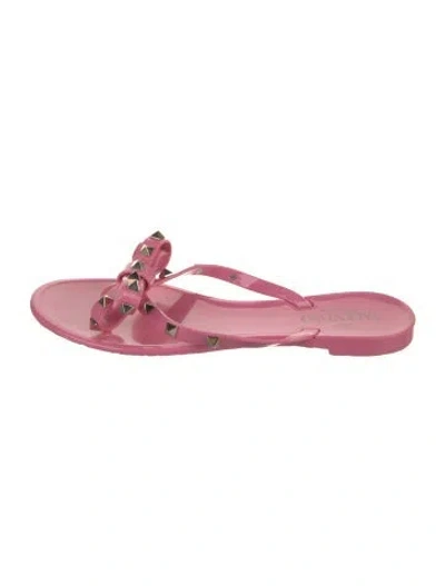Pre-owned Valentino Garavani Rockstud Accents Rubber Flip Flops In Pink