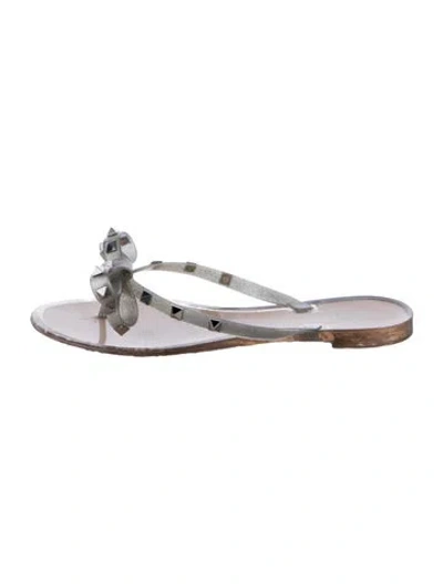 Pre-owned Valentino Garavani Rockstud Accents Rubber Flip Flops In Purple