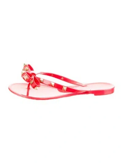 Pre-owned Valentino Garavani Rockstud Accents Rubber Flip Flops In Red