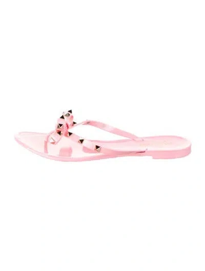 Pre-owned Valentino Garavani Rockstud Accents Rubber Flip Flops W/ Tags In Pink