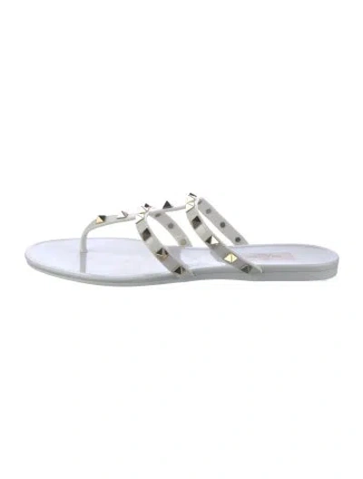Pre-owned Valentino Garavani Rockstud Accents Rubber Flip Flops In White