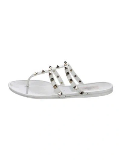 Pre-owned Valentino Garavani Rockstud Accents Rubber Flip Flops In White