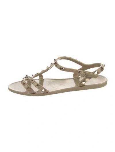 Pre-owned Valentino Garavani Rockstud Accents Rubber Gladiator Sandals In Neutral
