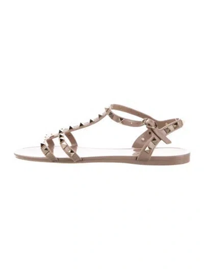 Pre-owned Valentino Garavani Rockstud Accents Rubber Gladiator Sandals In Neutral