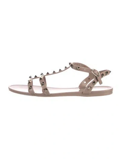 Pre-owned Valentino Garavani Rockstud Accents Rubber Gladiator Sandals In Neutral