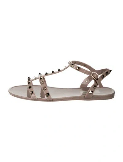 Pre-owned Valentino Garavani Rockstud Accents Rubber Gladiator Sandals In Neutrals