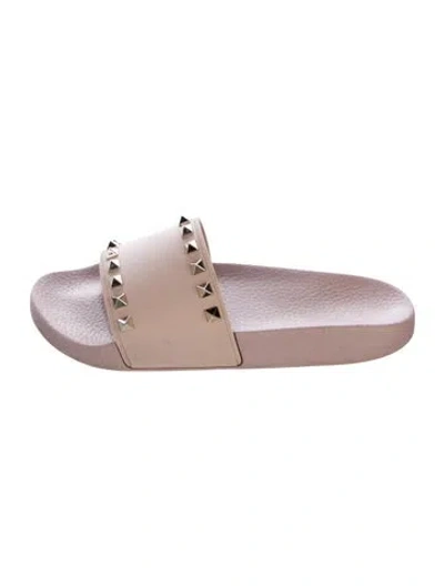 Pre-owned Valentino Garavani Rockstud Accents Rubber Slides In Neutral