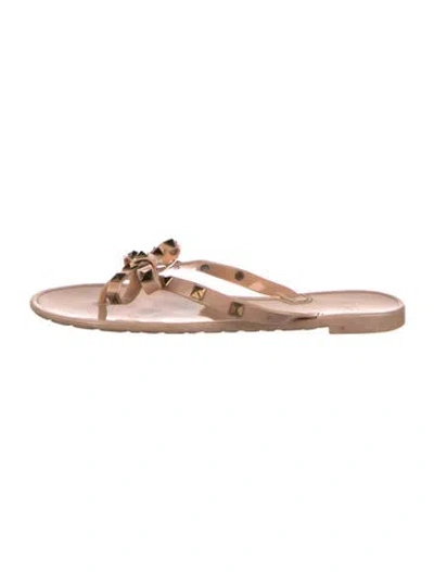 Pre-owned Valentino Garavani Rockstud Accents Rubber Slides In Neutral
