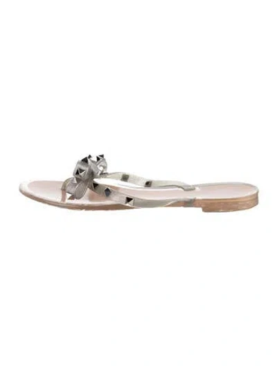 Pre-owned Valentino Garavani Rockstud Accents Rubber Slides In Neutral