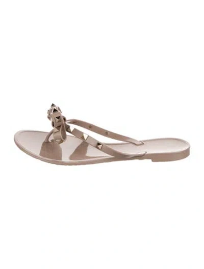 Pre-owned Valentino Garavani Rockstud Accents Rubber Slides In Neutral