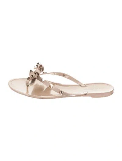 Pre-owned Valentino Garavani Rockstud Accents Rubber Slides In Neutral