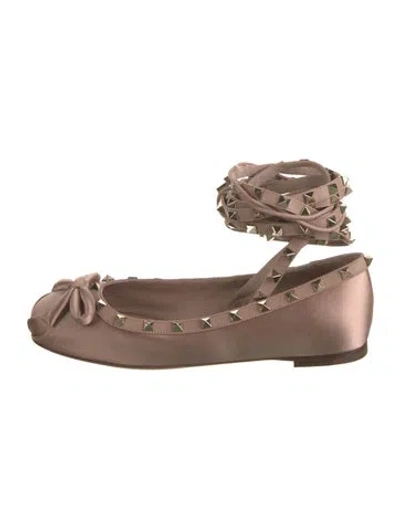 Pre-owned Valentino Garavani Rockstud Accents Satin Ballet Flats W/ Tags In Neutrals