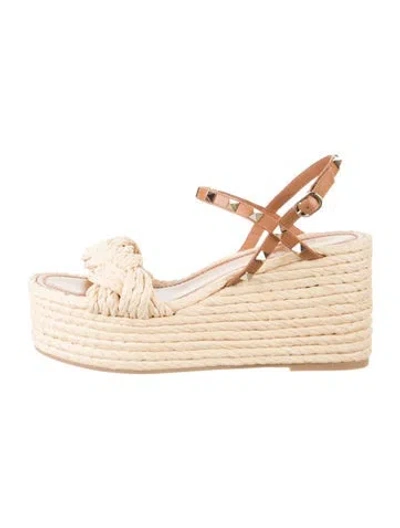 Pre-owned Valentino Garavani Rockstud Accents Straw Espadrilles In Neutrals