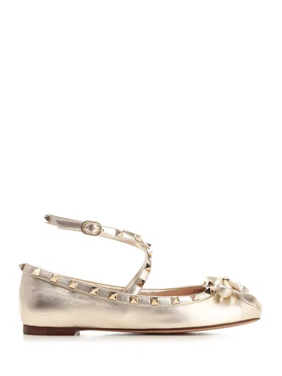 Valentino Garavani Rockstud Ballerina In Gold