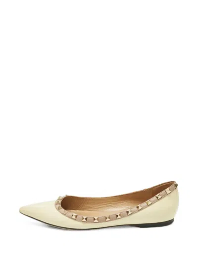 Pre-owned Valentino Garavani Rockstud Ballet Flats In Neutral