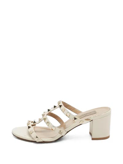 Pre-owned Valentino Garavani Rockstud Block Heel Sandals In White